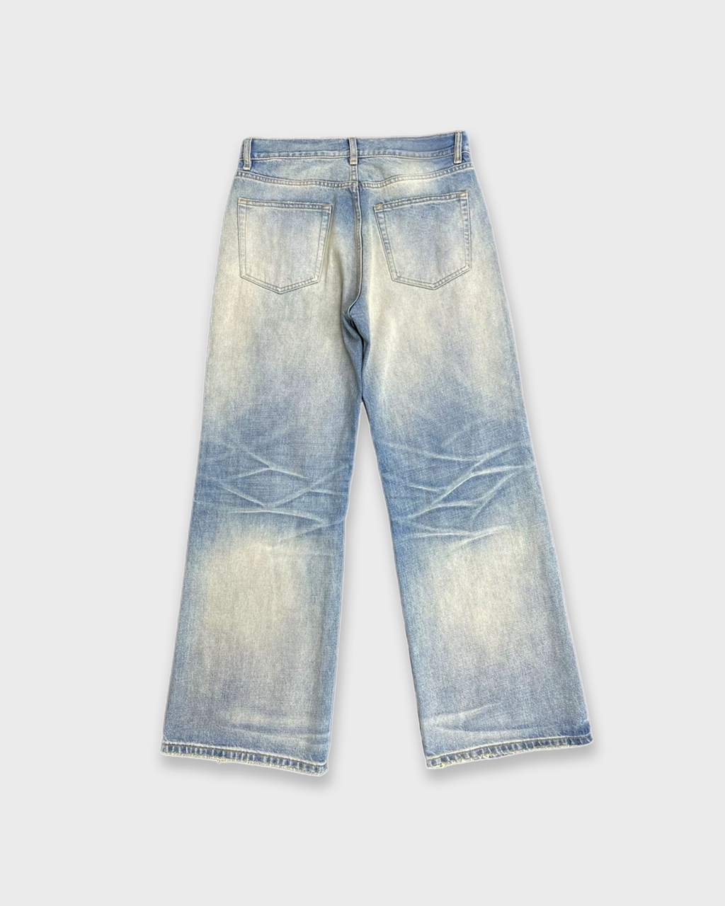 05 DISTRESSED DENIM