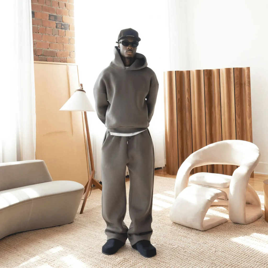 MINIMALIST TRACKSUIT