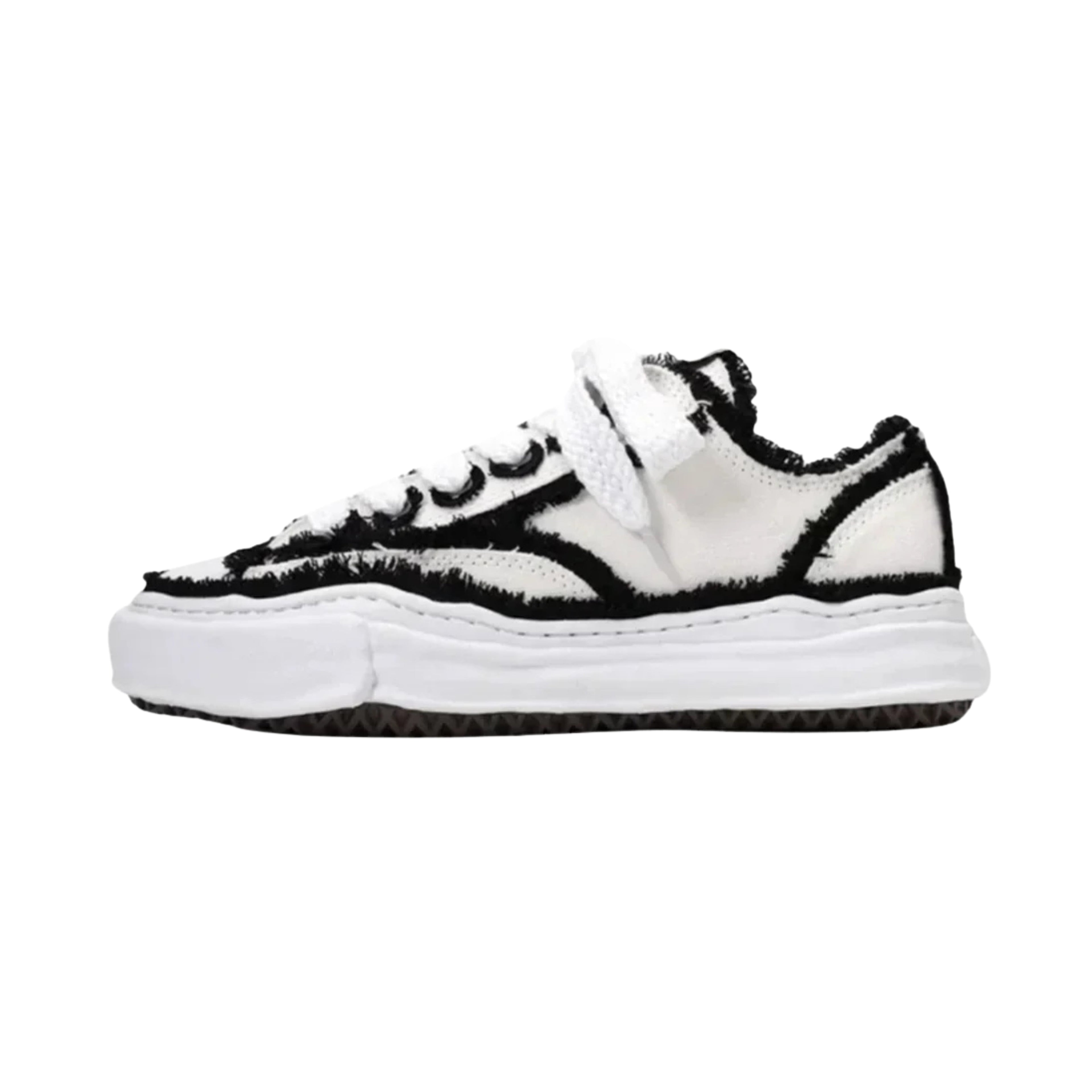 SUTORA SNEAKER