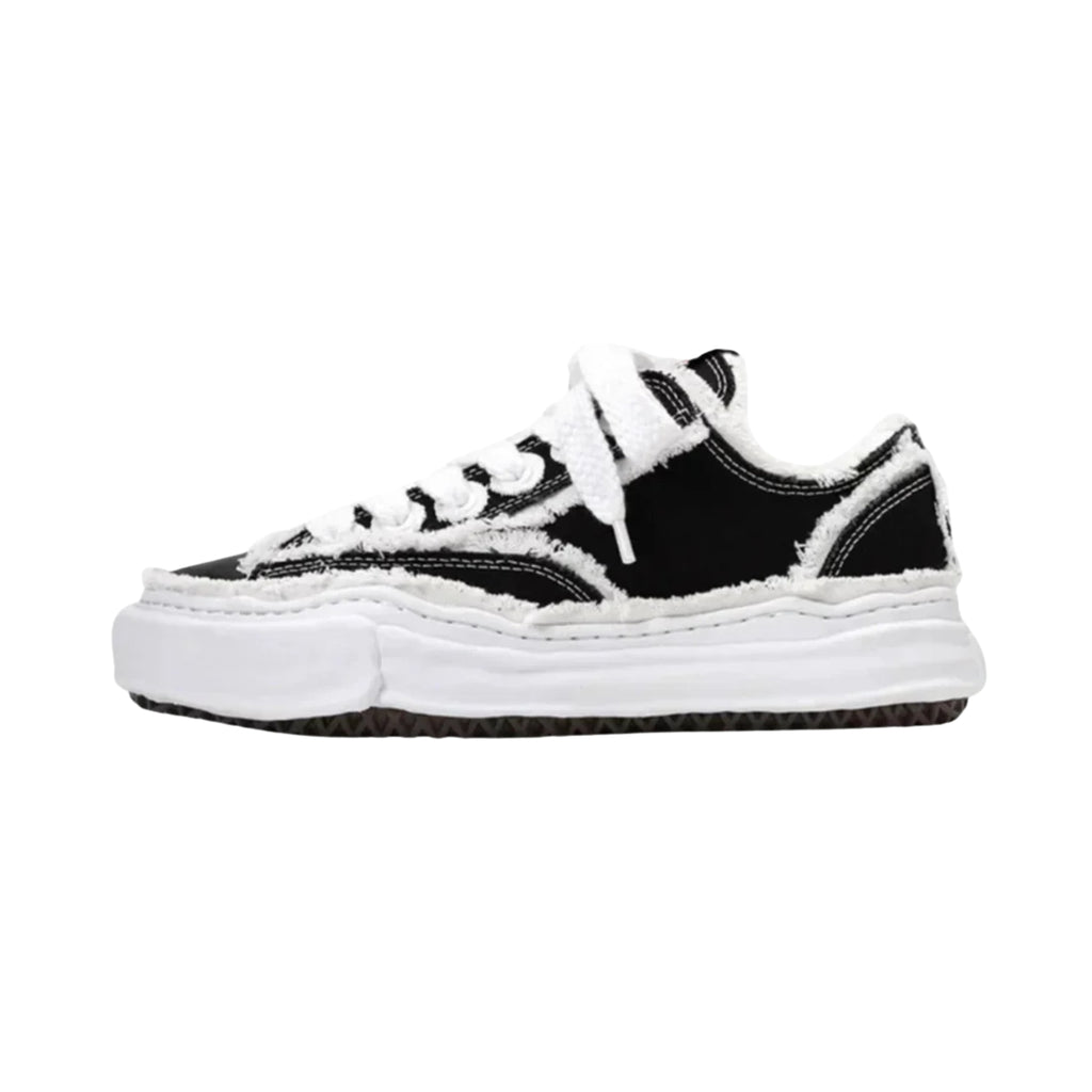 SUTORA SNEAKER