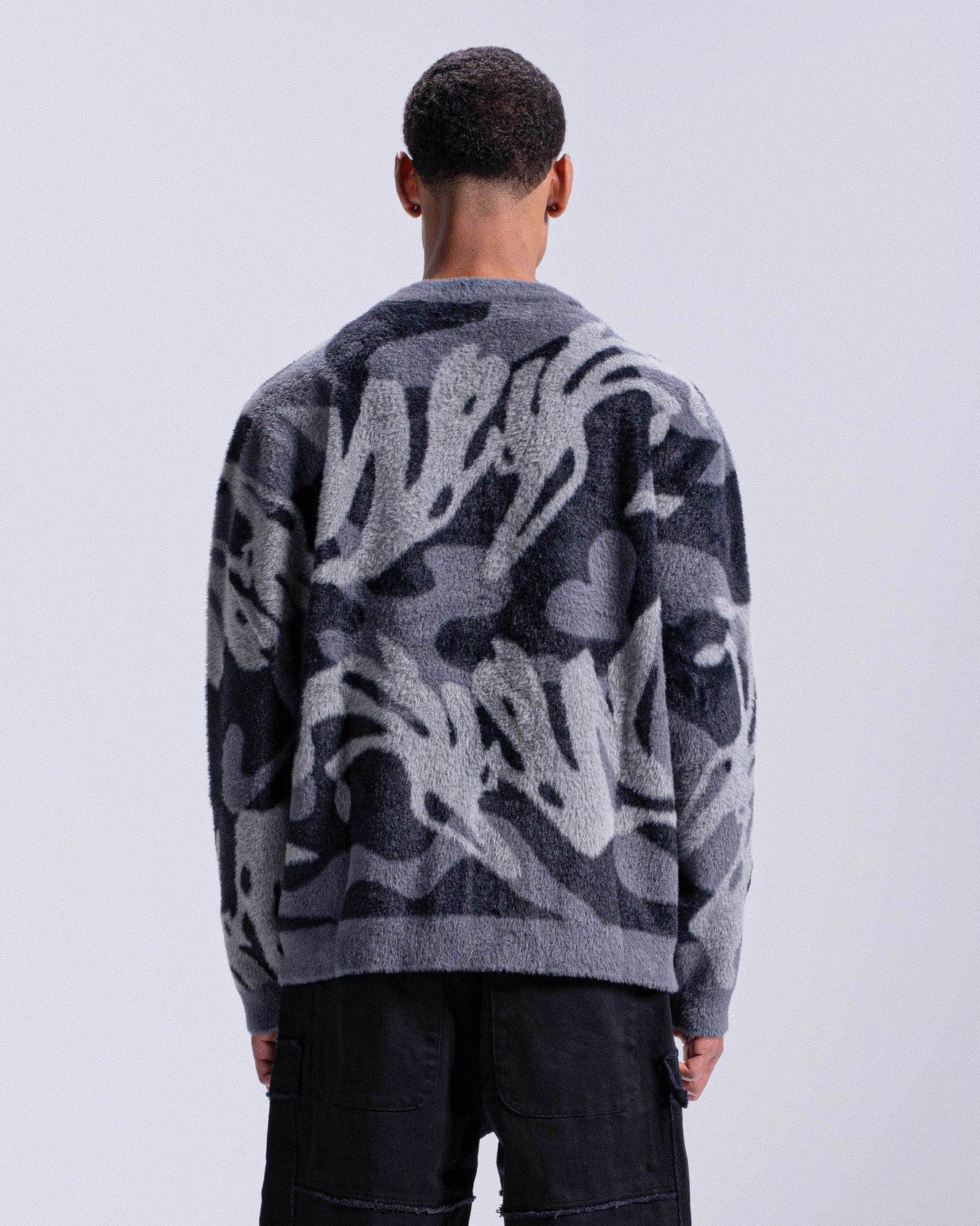 JOSH FLUFFY SWEATER