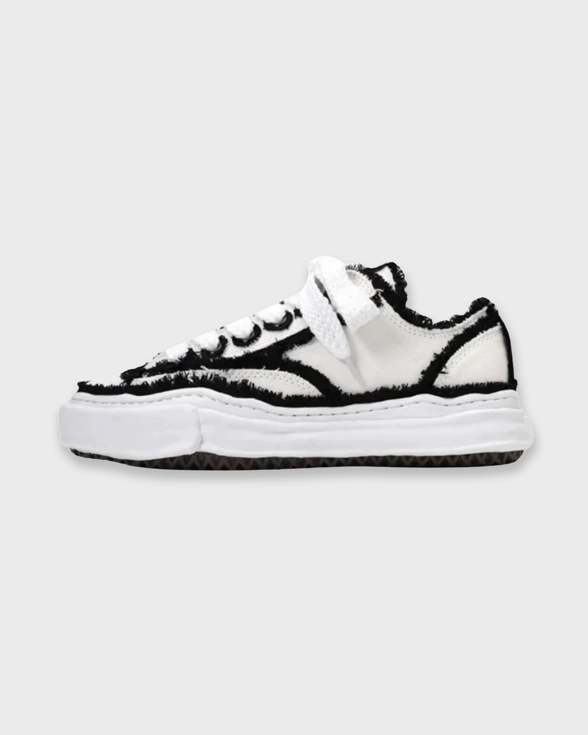 SUTORA SNEAKER